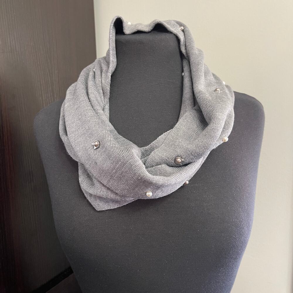 Karl Lagerfeld Women's Gray Knit Cats and Pearls Infinity Winter Scarf NWT